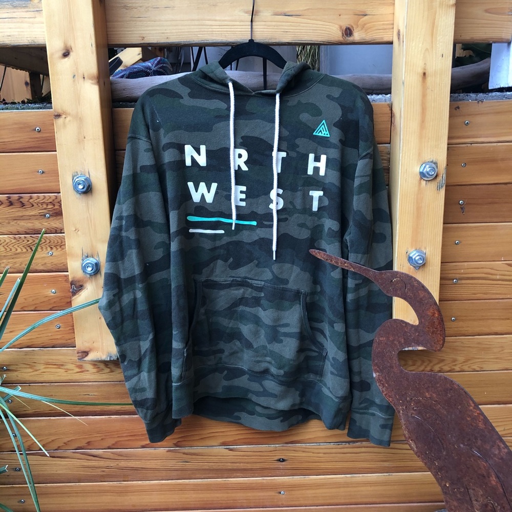 CAMO NORTHWEST HOODIE!!